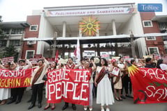 LIGHTNING RALLY AT UP GRADUATION RITE